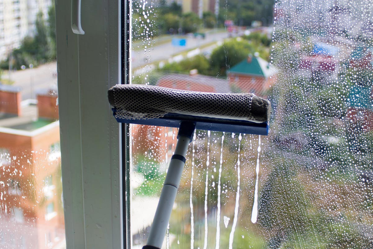 Professional window cleaning in Los Angeles